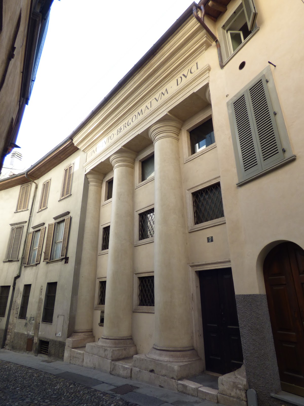 Viajar e descobrir Itália Bérgamo Ex oratorio di San Lupo