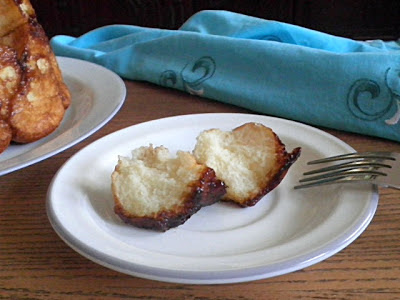 Monkey Bread  Recipe @ http://treatntrick.blogspot.com 
