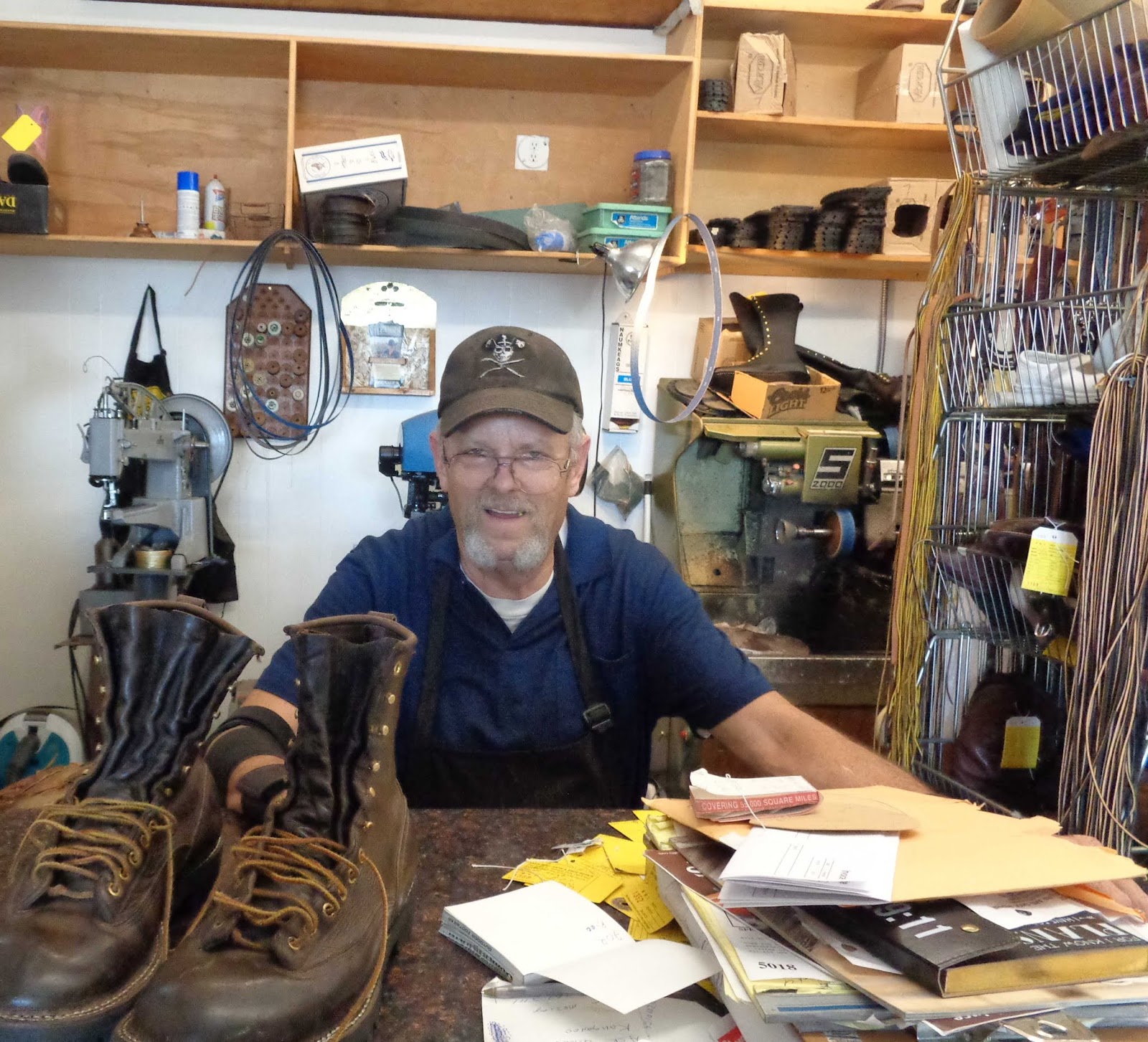 Wahnfried der Feststehend Basin Boot Barn & Shoe Repair Klamath Falls