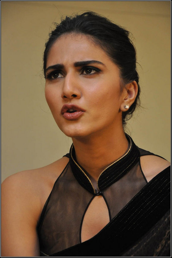 CAP: Actress Vani Kapoor Hot HD Photos in Transparent Black Saree
