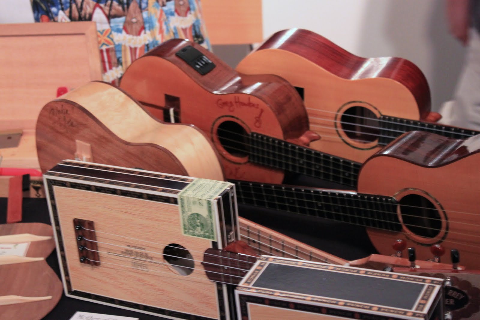 Burbania Posts! So You Want an Ukulele for XMas...a Buyer's Guide (Part I)