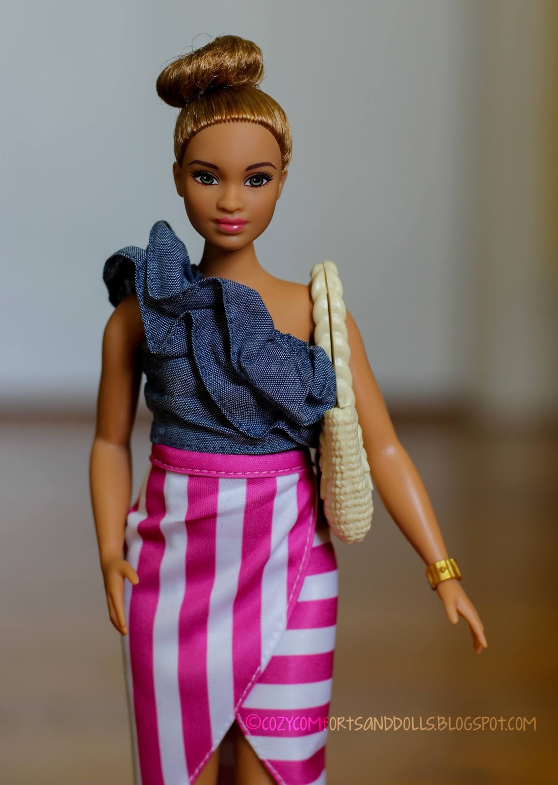 Cozy Comforts And Dolls New Barbie Fashionistas 100 And 102