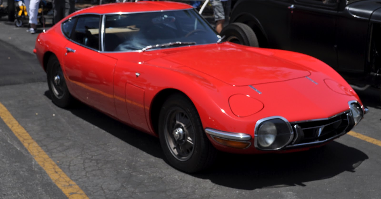 Just A Car Guy: Toyota 2000gt, looks similar to a E type Jag, or 250GTO ...