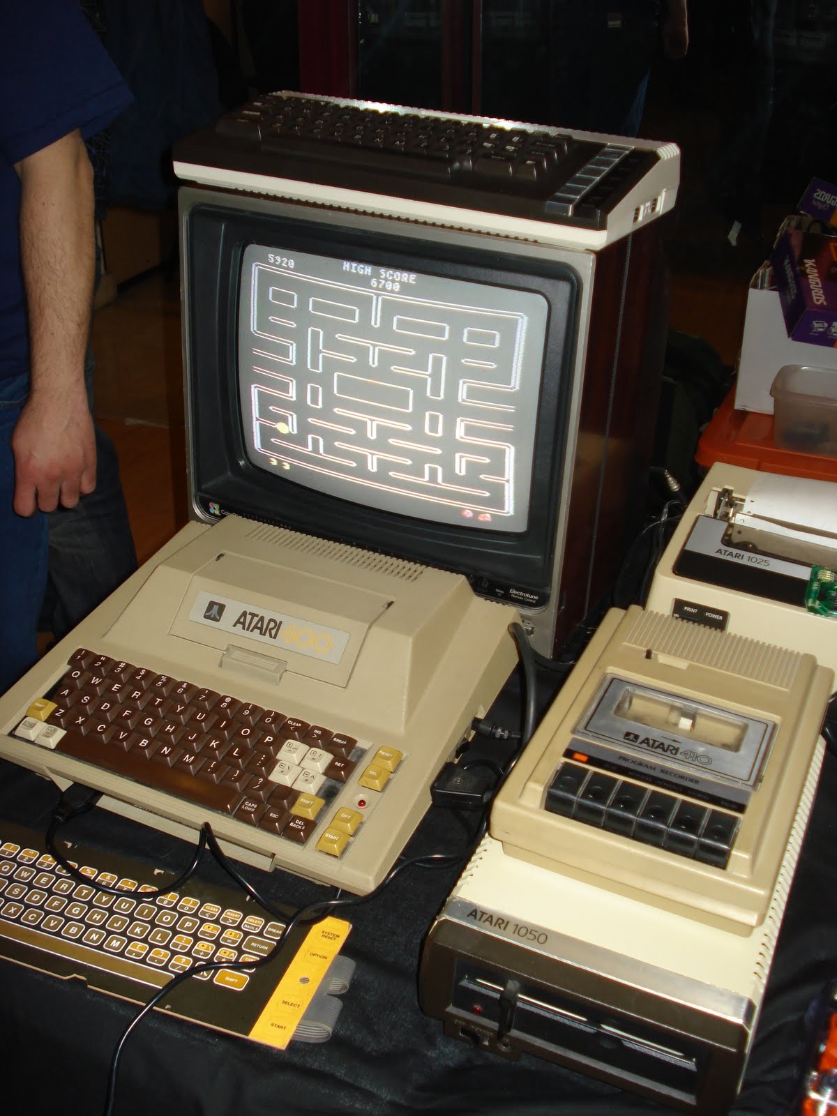 Formes Magiques D'Ernie - Hi Tech Expressions - Jeu Atari 8 Bits Et Commodore 8 Bits