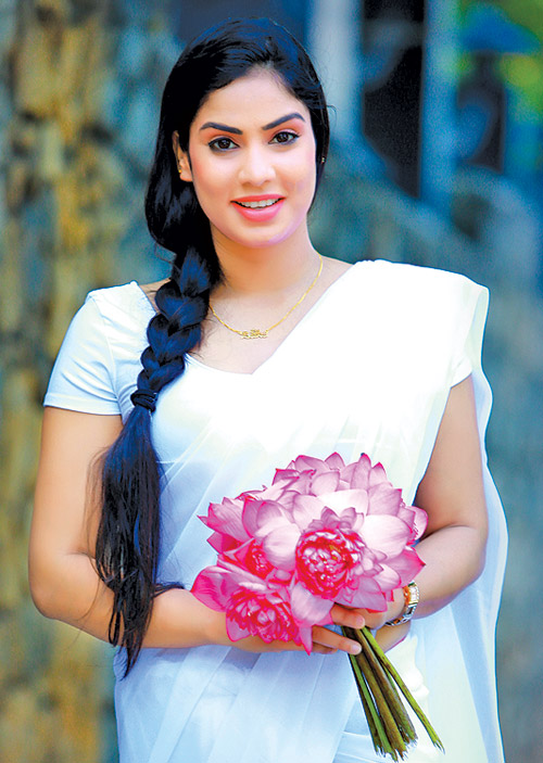 srilankan Actress: Aksha Sudari beautiful model and 
