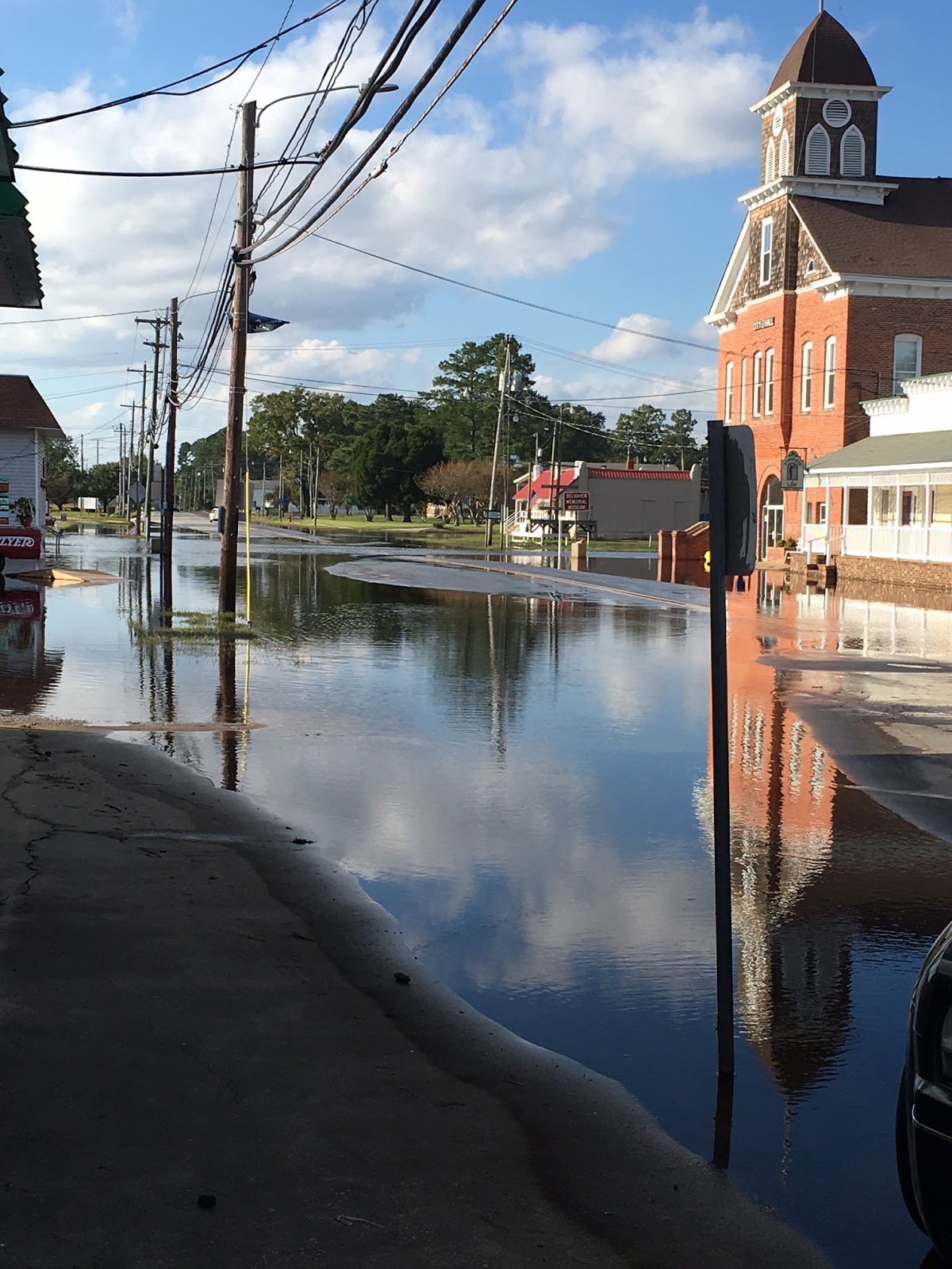 Seas The Day Sails South Coinjock to Belhaven