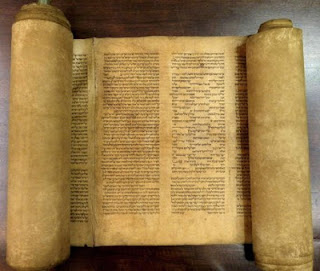 Kitab Taurat Kuno Akhirnya Ditemukan di Italia