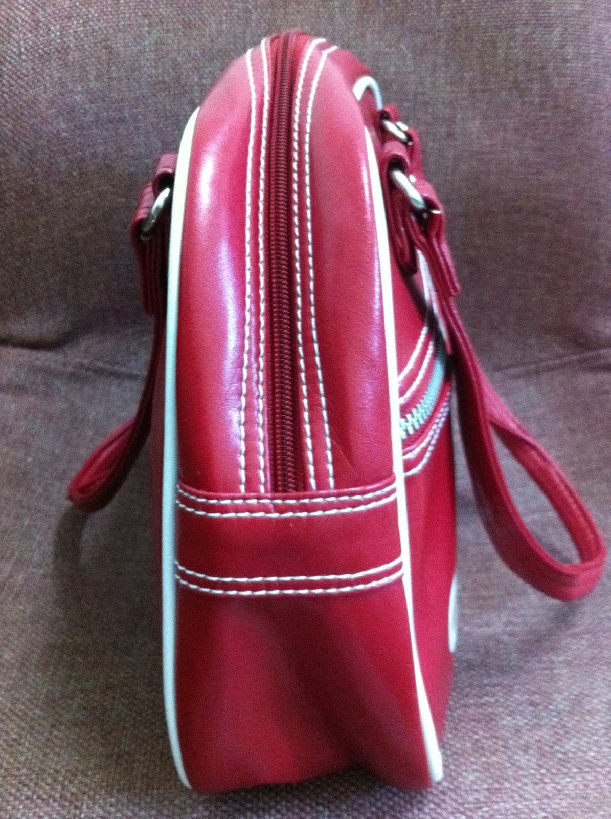 Spikynbaby Garage Sales: ADIDAS Originals Red Leather Look Retro Hand bag