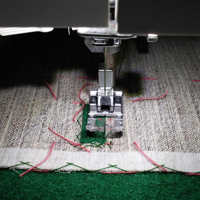 How to make faced bound buttonholes Como fazer casas de botão