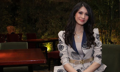 Biodata Lengkap Donita Isteri Adi Nugroho Lengkap Dengan Agama Foto Dan Karir Http Welcometodingleberryfarm Blogspot Com