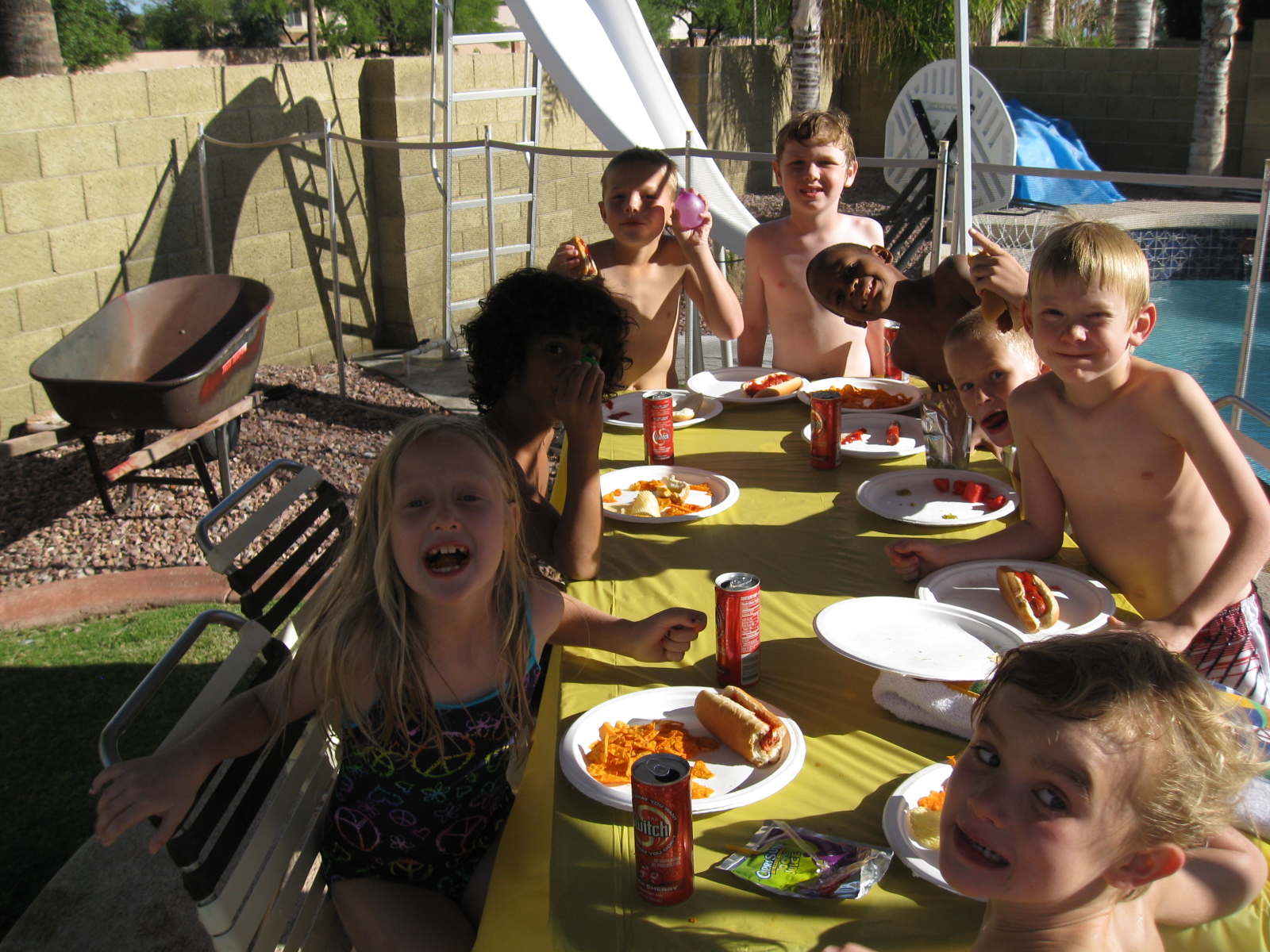The Munier&#039;s page: End of 2nd grade pool party