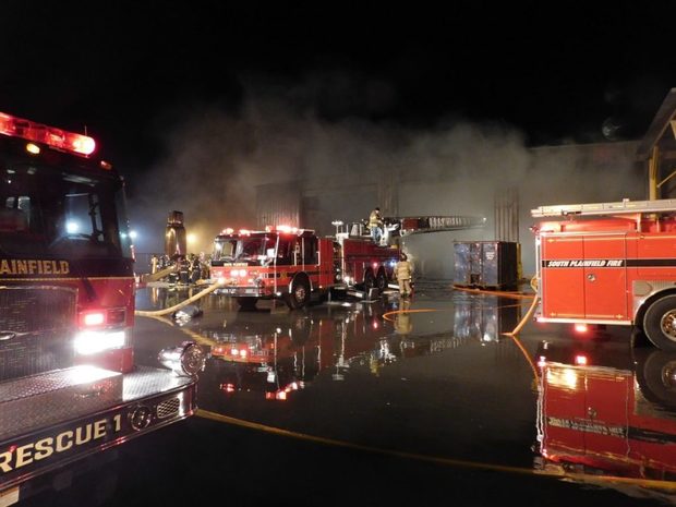 MEC&F Expert Engineers : 3-alarm fire after large piles of garbage MEC&F Expert Engineers : 3-alarm fire after large piles of garbage