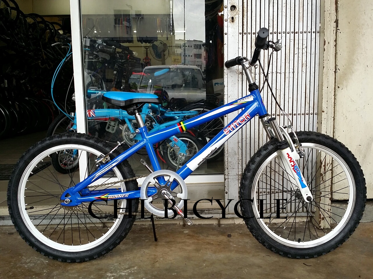 calibre stitch hybrid bike