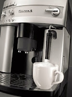 DeLonghi ESAM3300 cappuccino froth system creates a creamy rich froth