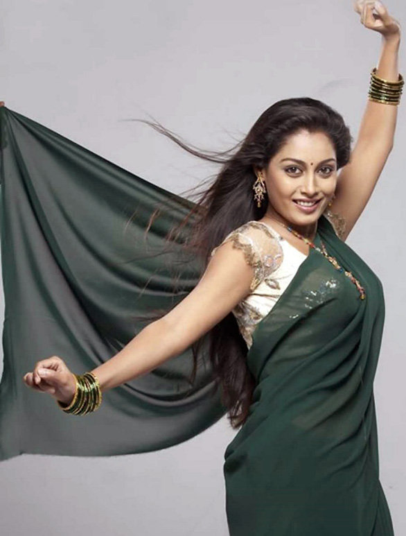 Telugu Actress Sniktha Latest Light Green And Yellow Dress