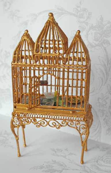 bewonderen Rubriek Gouverneur All about dollhouses and miniatures: Victoriaanse vogelkooi "gepimpt" voor  het poppenhuis