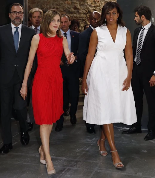 Queen Letizia met with US First Lady Michelle Obama - Let Girls Learn. Queen Letizia wore Nina Ricci Dress - Pre-Fall 2016