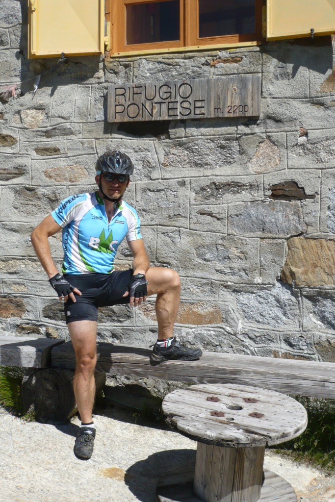 Alpi.Runner72 Lago di TeleccioRifugio Pontese (2200 mt) in MTB