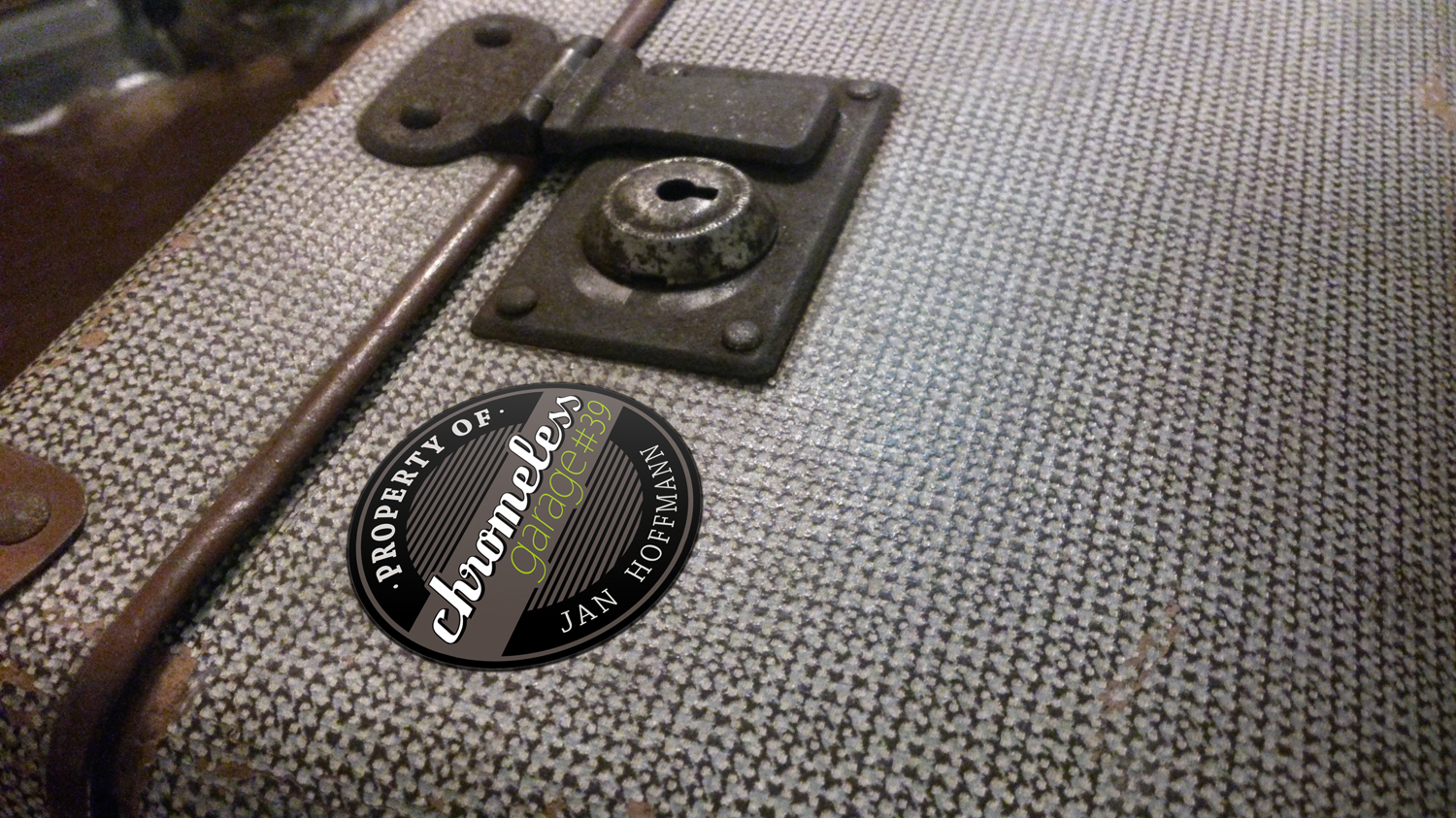 Chromeless Garage#39