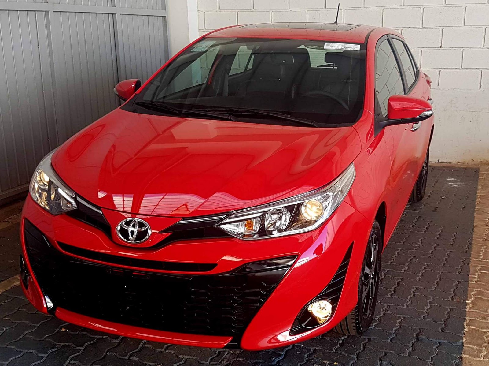 Toyota Yaris Hatch XLS 1.5 CVT: preço, consumo - vídeo