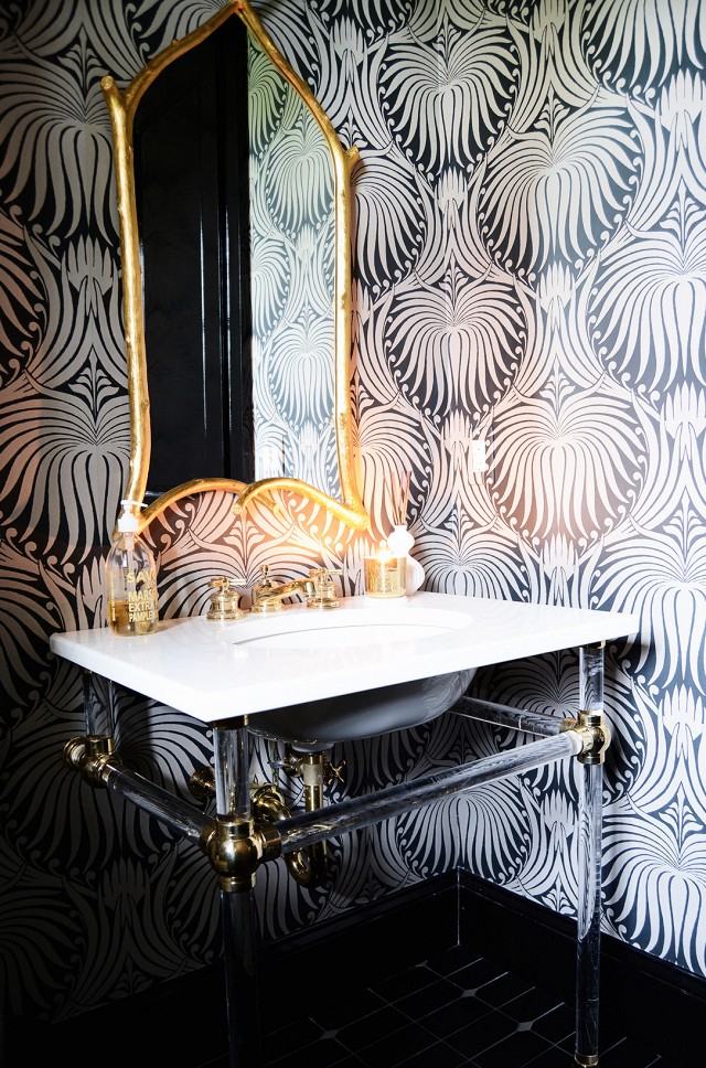 10 Rooms With Incredibly Bold Wallpaper Design Fixation