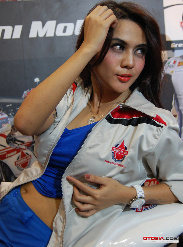 ANGGITA SARI MODEL SPG FEDERAL OIL GALERI FOTO | CEWEK ABG IGO ARTIS