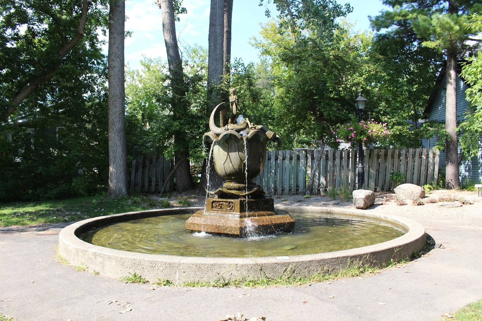 Memorials in Ottawa Japanese Fountain
