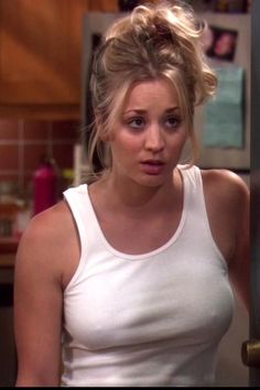 Jaw Dropping Photos Of Kaley Cuoco - Humor Blast