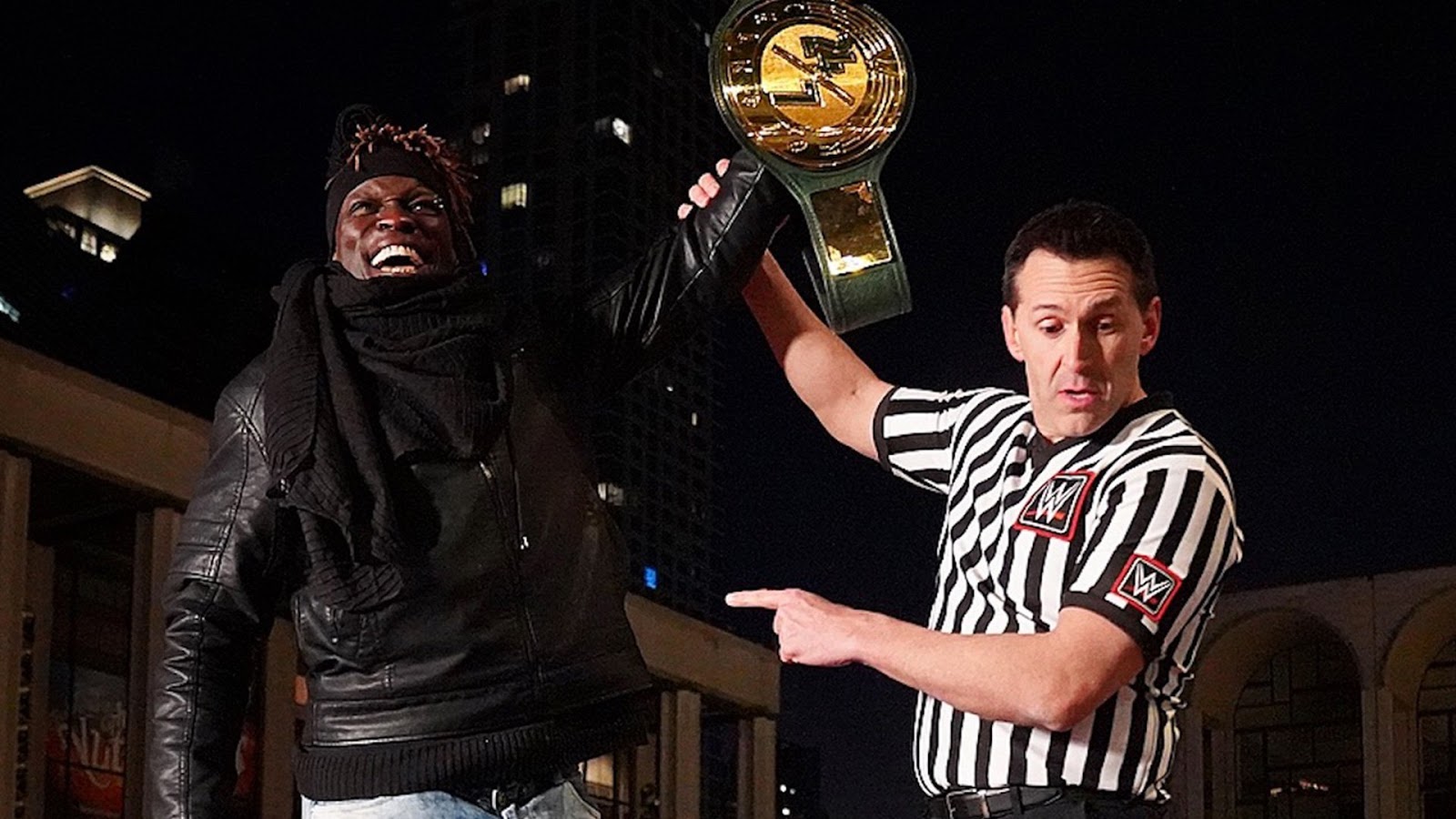 Drew Gulak zomba do reinado de R-Truth com o WWE 24/7 Championship