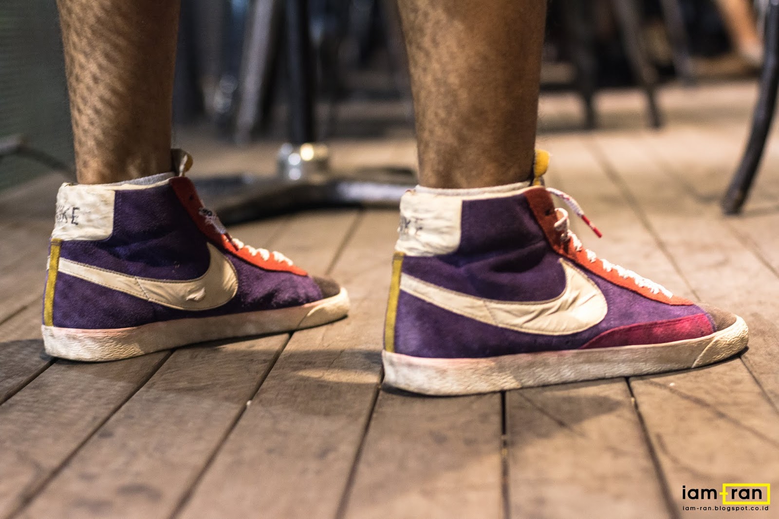 nike blazer vintage on feet