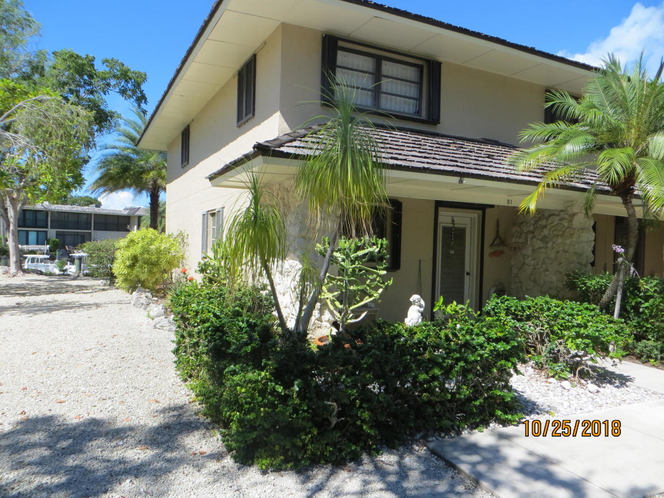 Real Estate in the Florida Keys Townhouse in Buttonwood Bay , the 'boater's paradise'