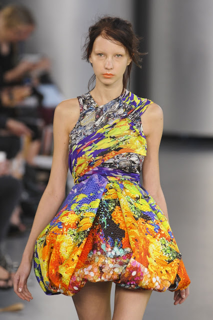 fashion heroines: INSPIRATION: FASHION AS ABSTRACT ART!