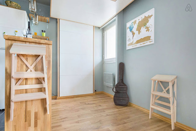 Kitnet ou quitinete cinza com solução para sobrar espaço. Blog Achados de Decoração Kitnet ou quitinete cinza com solução para sobrar espaço. Blog Achados de Decoração