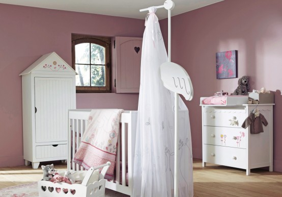 Кімната для малюка із шафою-будиночком