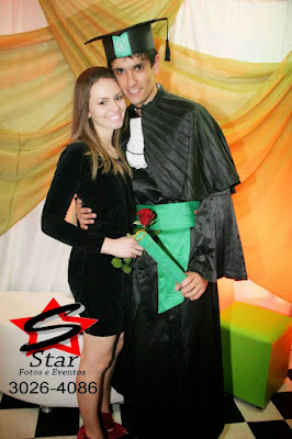 Beca e canudo para formatura,beca para colação de grau,beca para colação em gabinete,beca para formatura,canudo para formatura,fotos de formatura,maiores informações no fone: 47-30234087 47-30264086 47-99968405 whats 