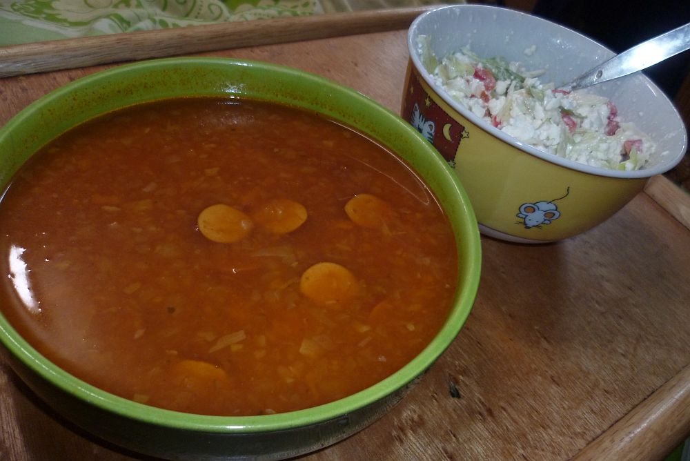 Almaliese nimmt nu ab mit Almased: Gemüsesuppe mit Sojawürstchen Almaliese nimmt nu ab mit Almased: Gemüsesuppe mit Sojawürstchen