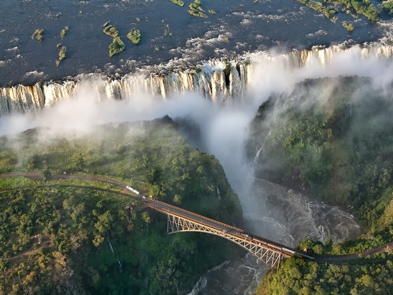 Beautiful waterfalls images,Victoria Falls