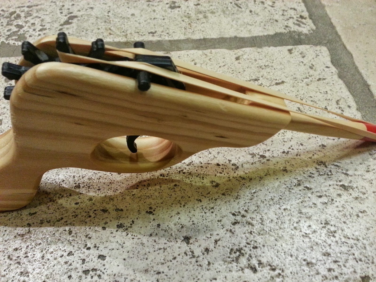 How Things Work Rubber Band Gun (Elastic potential energy)