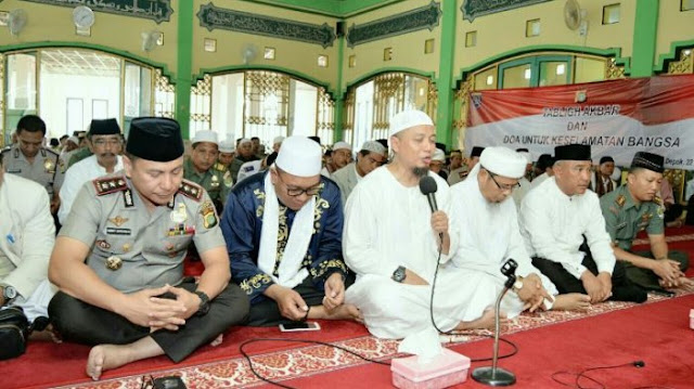 Ini Alasan Ustadz Arifin Ilham Ajak Umat Doakan Ahok dapat Hidayah Ini Alasan Ustadz Arifin Ilham Ajak Umat Doakan Ahok dapat Hidayah