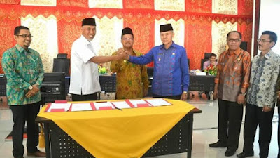 Kota Padang Tercepat Tandatangani NPHD Pilkada 2018