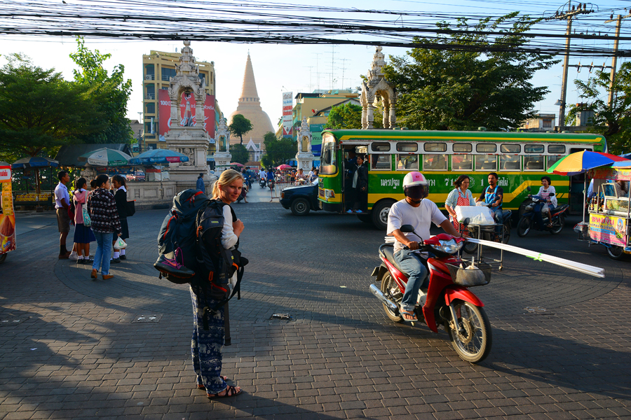 tajlandia. nakhon pathom, świątynie