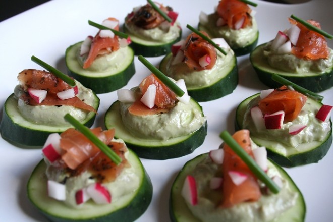 A Beauty Moment: Cucumber Bites: Smoked Salmon with Avocado Cream