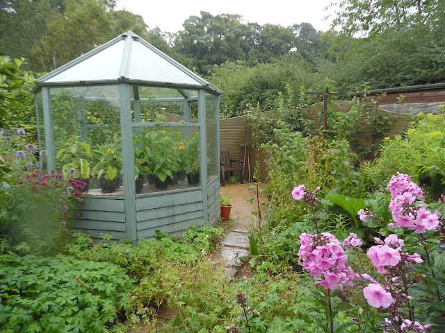 Ornamental Kitchen Garden, mała szklarnia