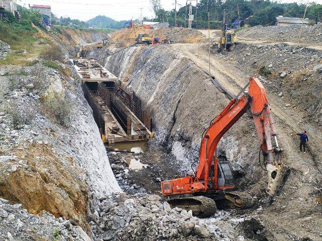 Thanh Hóa: Hàng trăm nhà dân bị lún, nứt mòn mỏi chờ đền bù ảnh 3