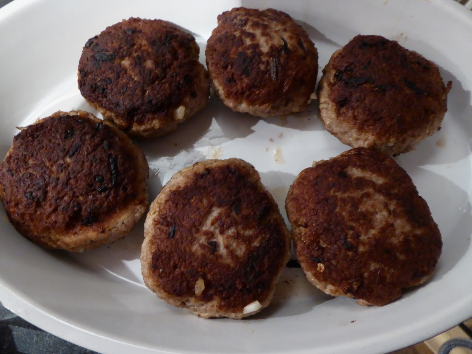 Katis Kochwelt: Frikadellen in Pilz-Lauch-Rahm