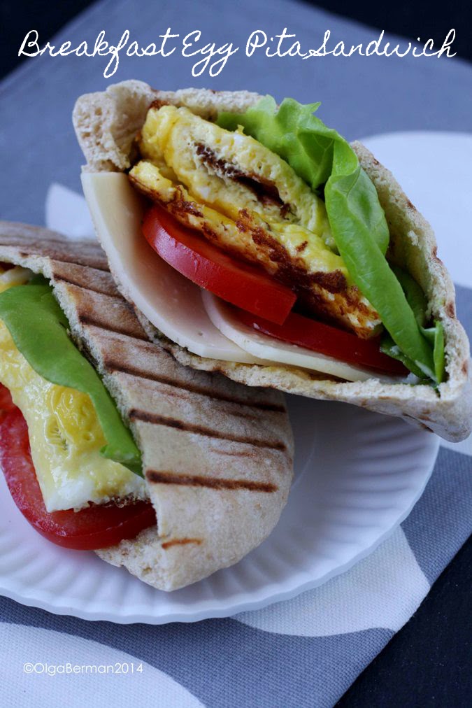 Mango & Tomato: Meatless Monday: Breakfast Egg Pita Sandwich