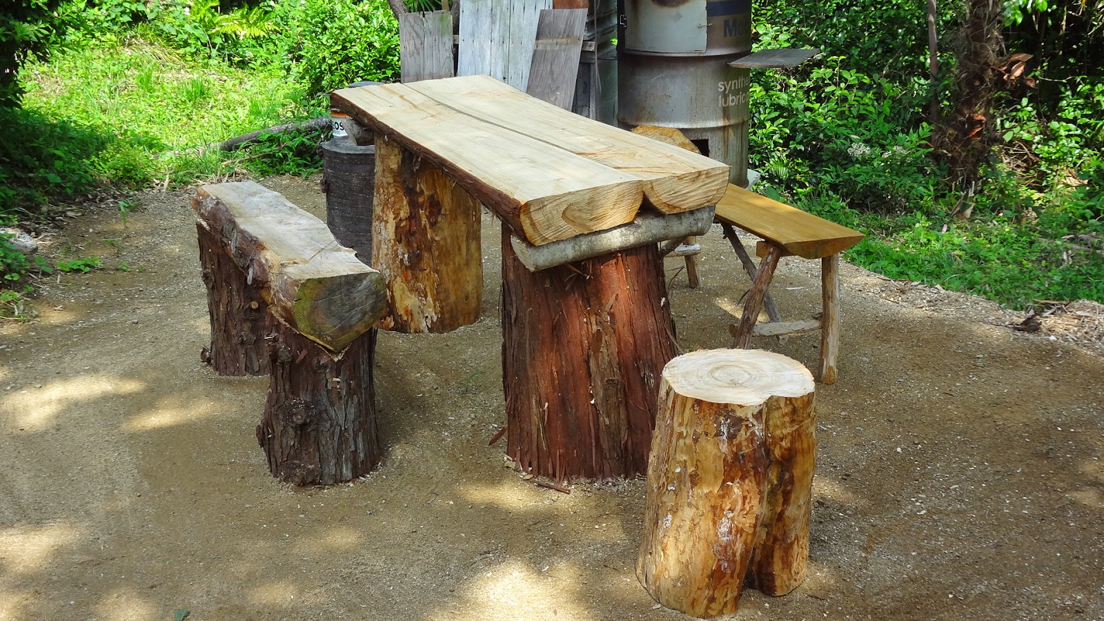 old farmer�s house 釣り、丸太テーブル、棚