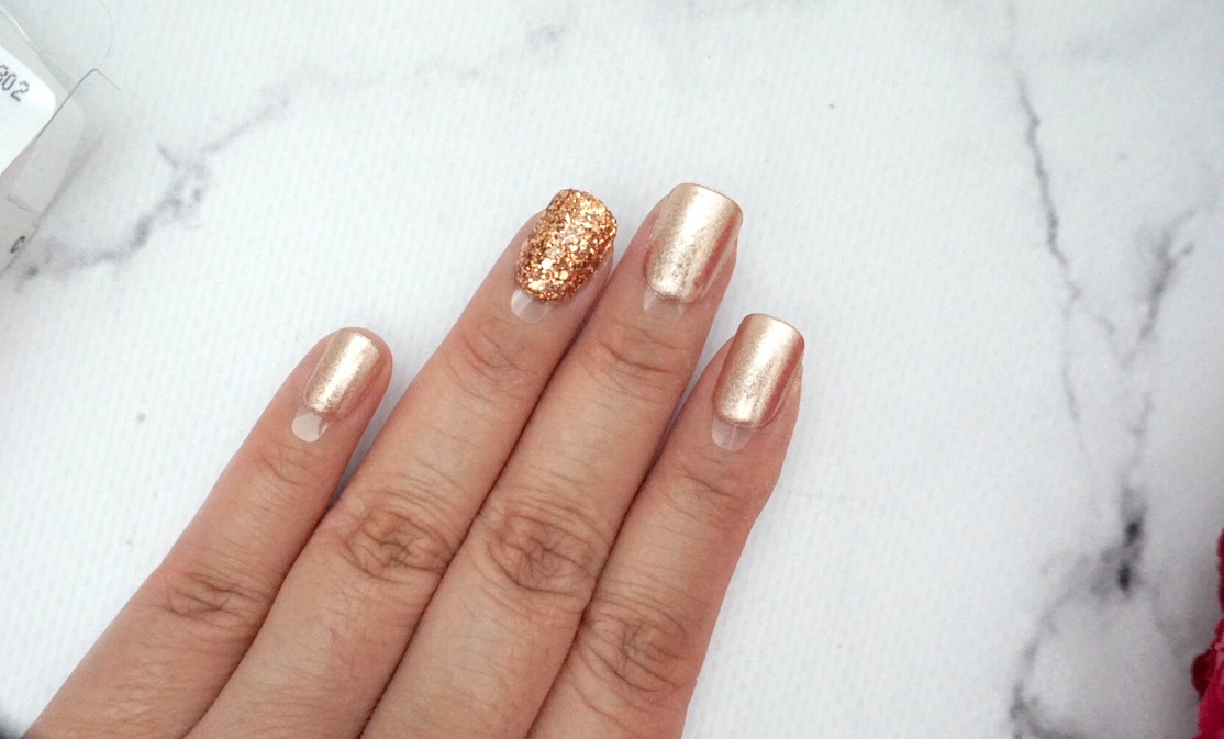 Tutorial How to apply fake nails at home with KISS* miranda loves