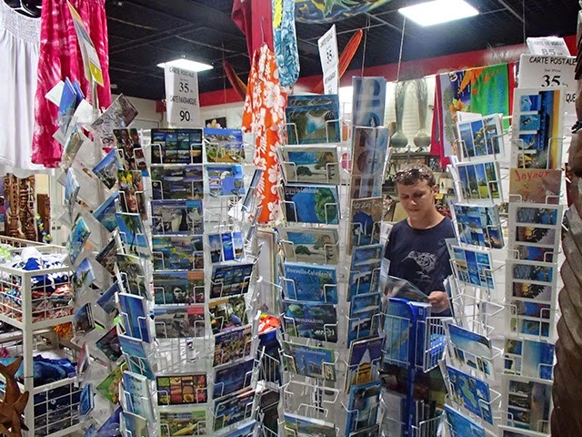 Round Au ニューカレドニアの切手売場