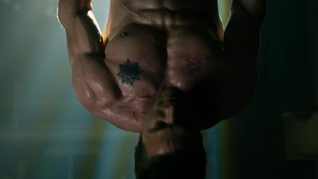 Stephen Amell shirtless in Arrow 1-01 "Pilot" .